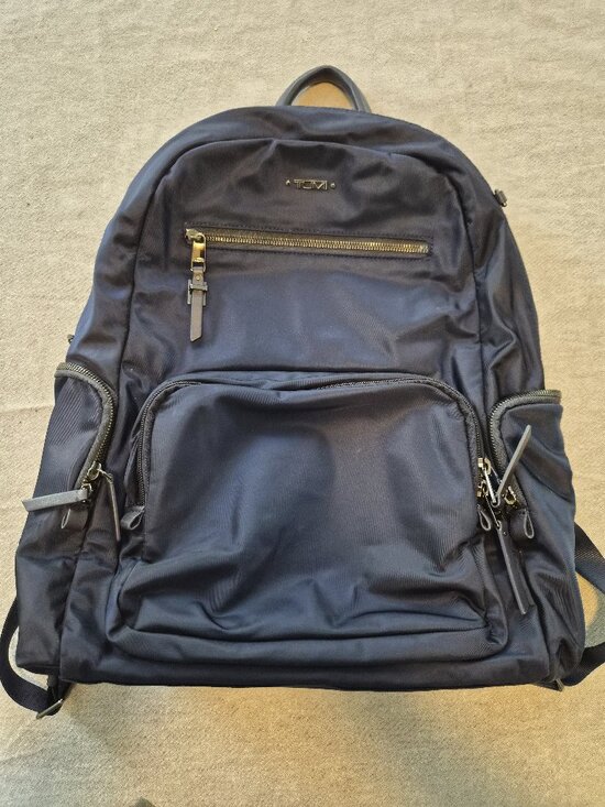backpack traveling terbaik Best Travel On Amazon, According To TikTok Burly Black Drum Reef Safe Acclimation Container Size:30L+5L